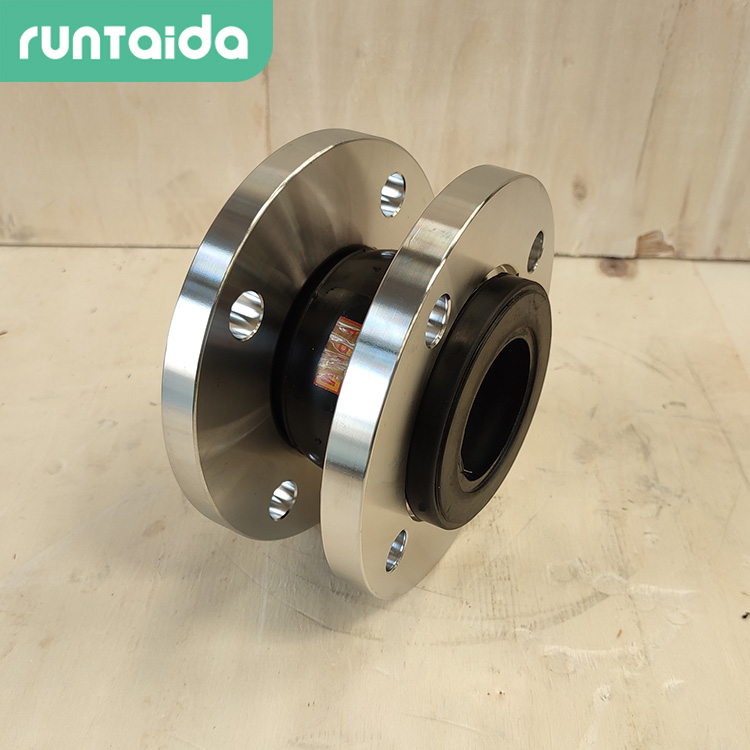 不（bú）鏽鋼法蘭橡（xiàng）膠軟接頭