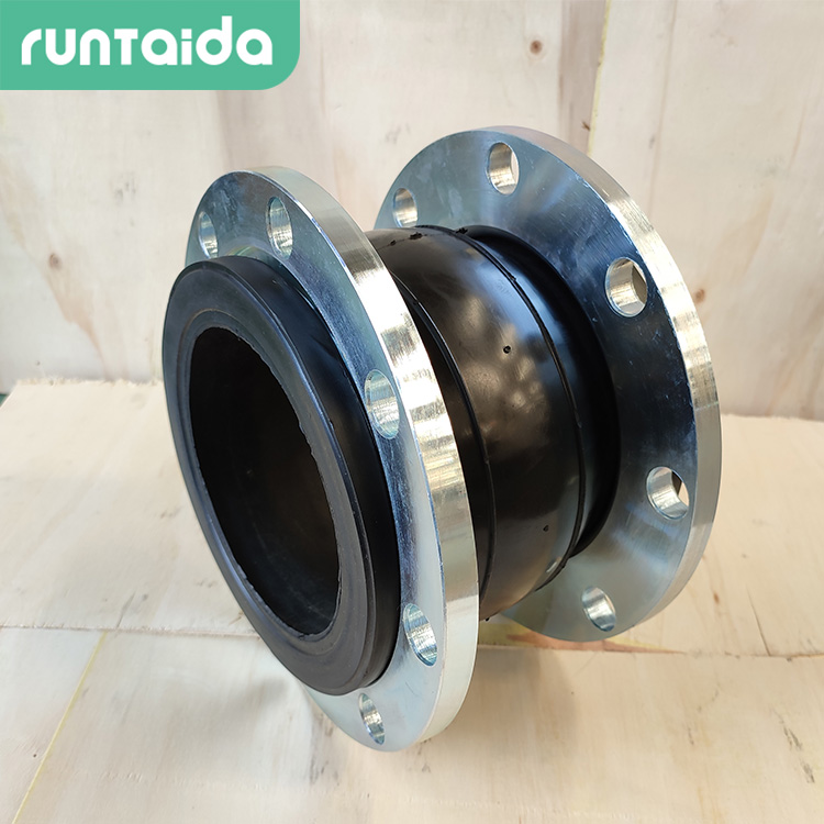 潤泰達-DN100碳鋼法蘭KXT型單球體橡膠柔性接頭橡膠伸(shēn)縮接頭